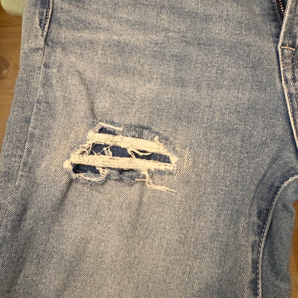 GAP Women's Light Blue Ripped Jeans - Picture 2 of 9